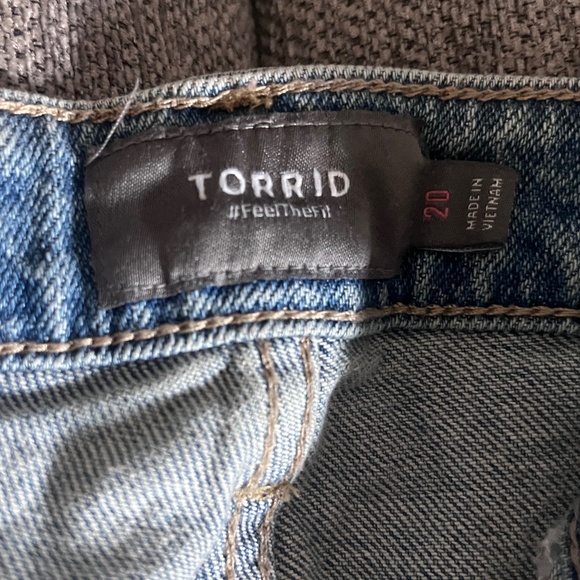 3 pair of Torrid Size 20 Distressed Shorts - Picture 2 of 3